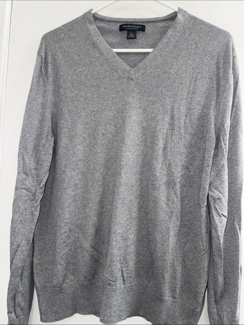 Banana Republic luxury blend v-neck pullover sweater in gray color size L